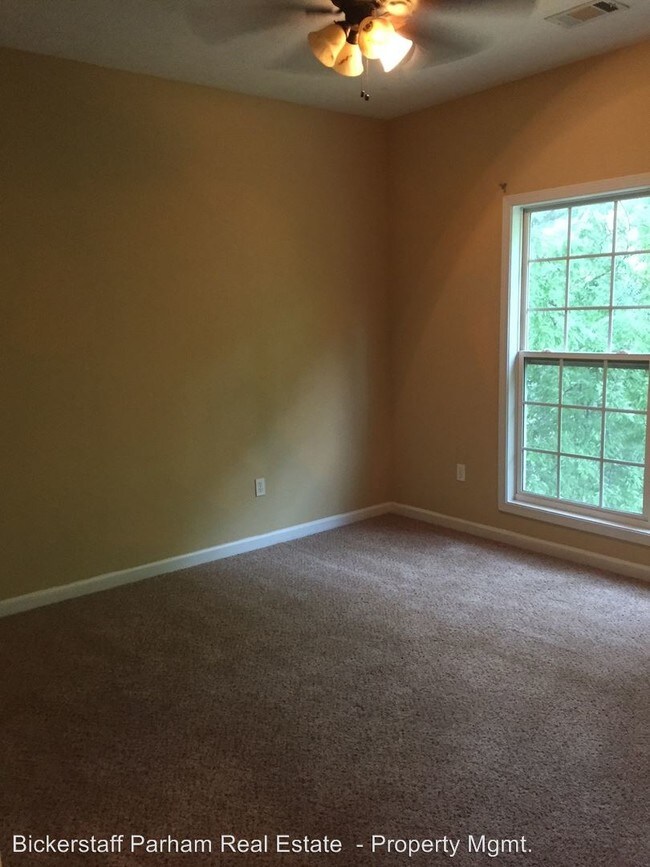 Foto del edificio - 2316 Summerville Rd