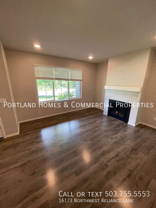 Foto del edificio - 16173 NW Reliance Ln