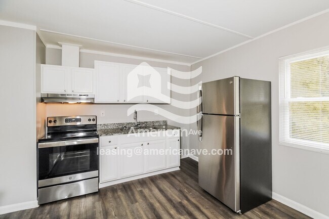 Foto del edificio - 2945 Eastway Dr