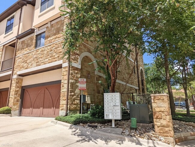 Building Photo - 3 br, 2.5 bath Townhome - 2505-1 Enfield R...