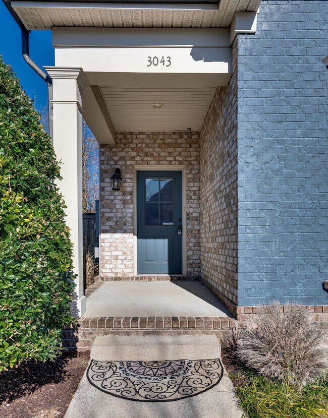 porche delantero - 3043 Kirkland Cir