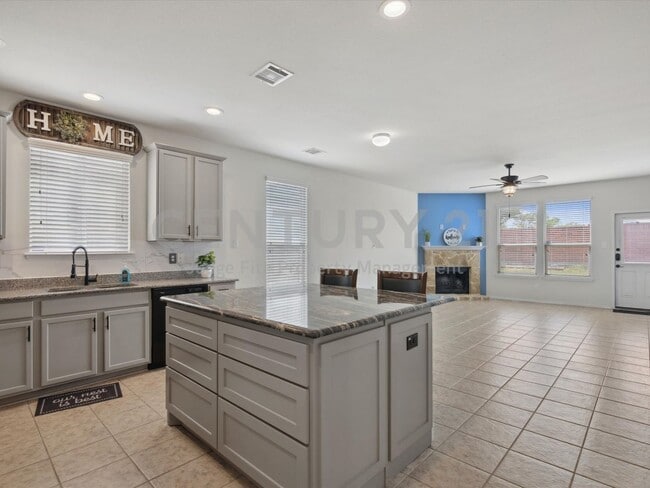 Photo - Great 3/2/2 in Eagle Mountain / Saginaw IS... House