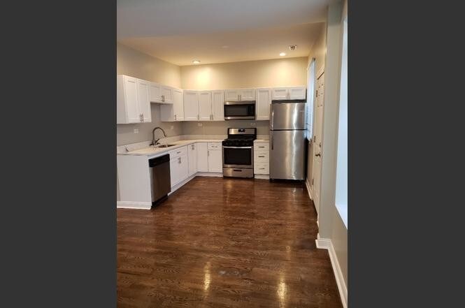 Foto principal - 6245 S Greenwood Ave