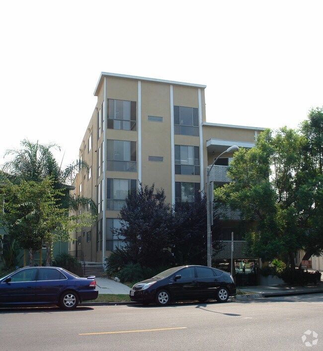 Building Photo - 484 S Roxbury Dr