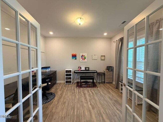 Foto del edificio - 2525 Elm Grant Dr