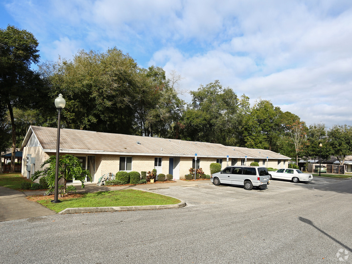 Oakcrest Apartments - Apartments in Dade City, FL | Apartments.com