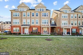 Building Photo - 42592 Sunset Ridge Square