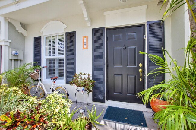 Foto del edificio - 1041 Kokomo Key Ln