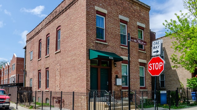 Building Photo - 624 S Oakley Blvd