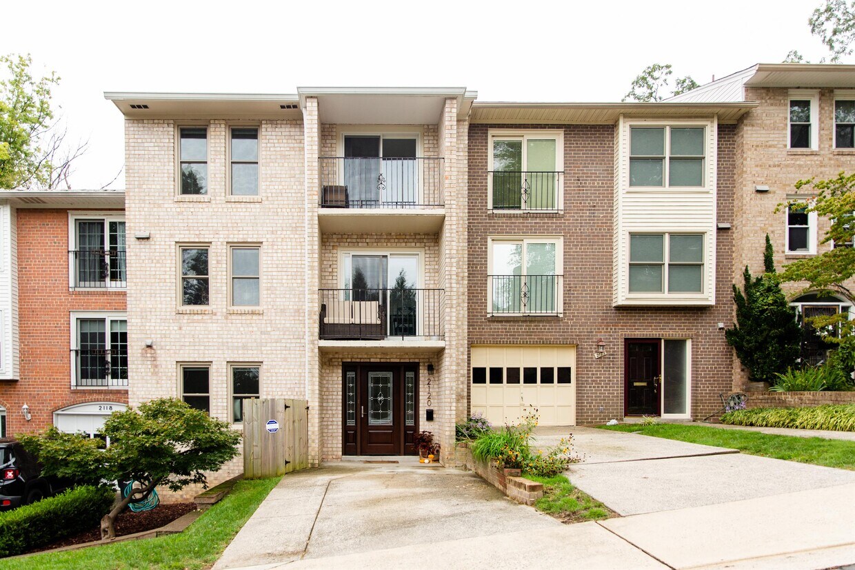 Foto principal - 2120 Military Rd