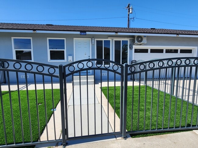 Building Photo - 233 E 219th St