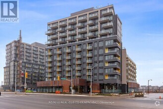 Building Photo - 1415-1415 Dundas St E