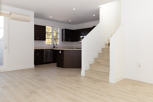 Foto del edificio - Santa Clara Courts