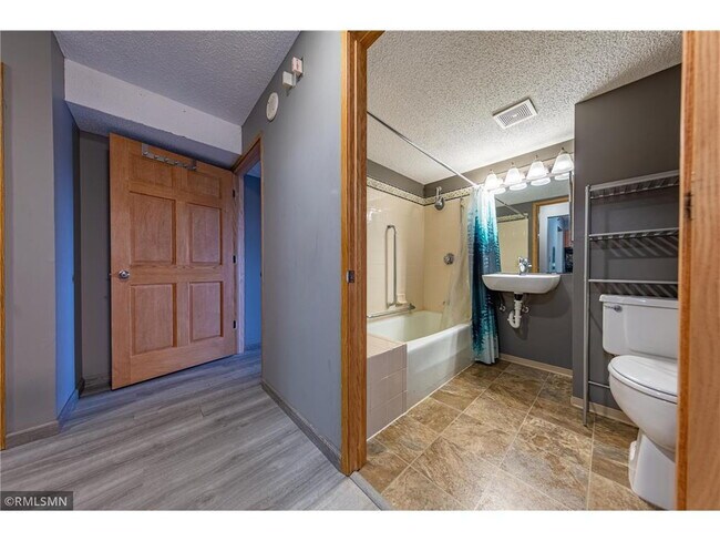 Foto del edificio - Modern Downtown St. Paul Condo with Top-Ti...