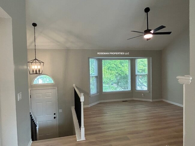 Living Room - 1045 N Lincoln St