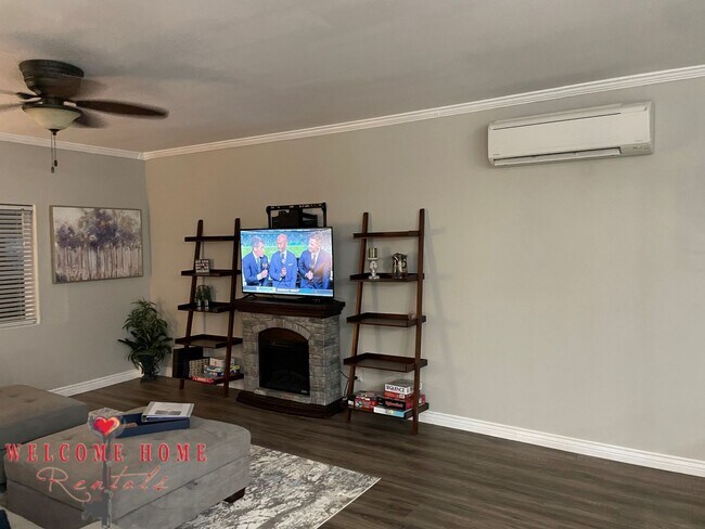 Building Photo - Adorable 1-story home with Air Conditionin...
