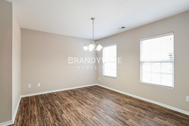 Building Photo - NEW LOWER RENTAL RATE LEASING SPECIAL: Rec...