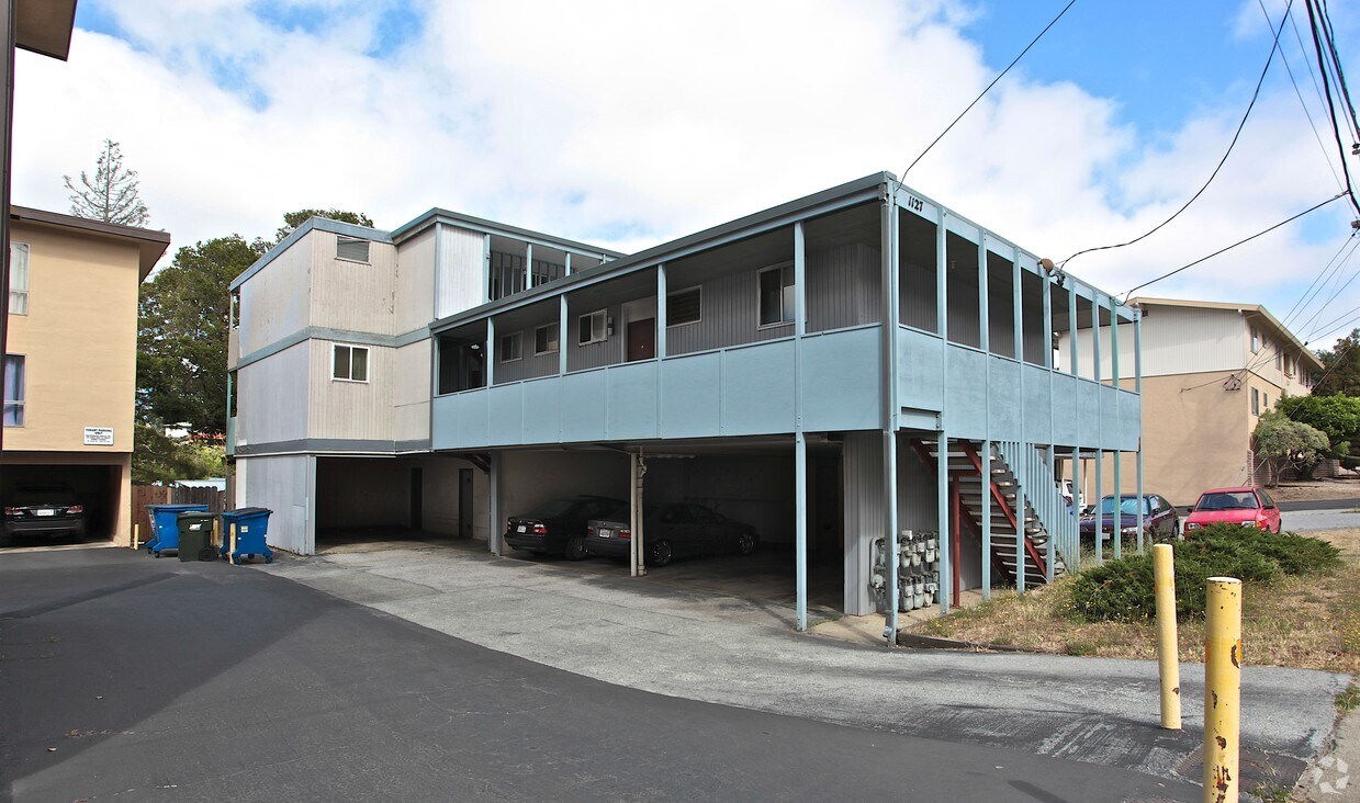 Foto del edificio - Bel-clair Apartments
