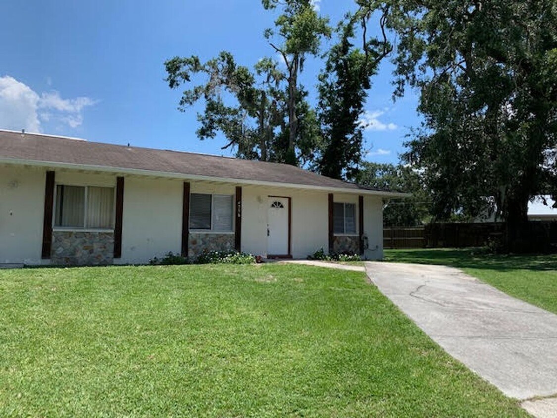 Foto principal - 4504-4506 Ballentine Ct