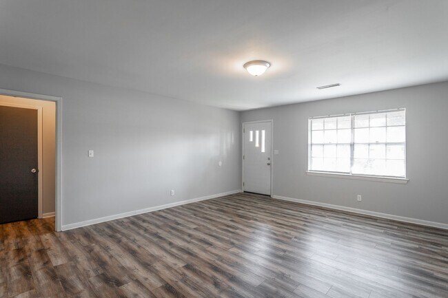 Foto del edificio - 4711 Murray Lake Ln