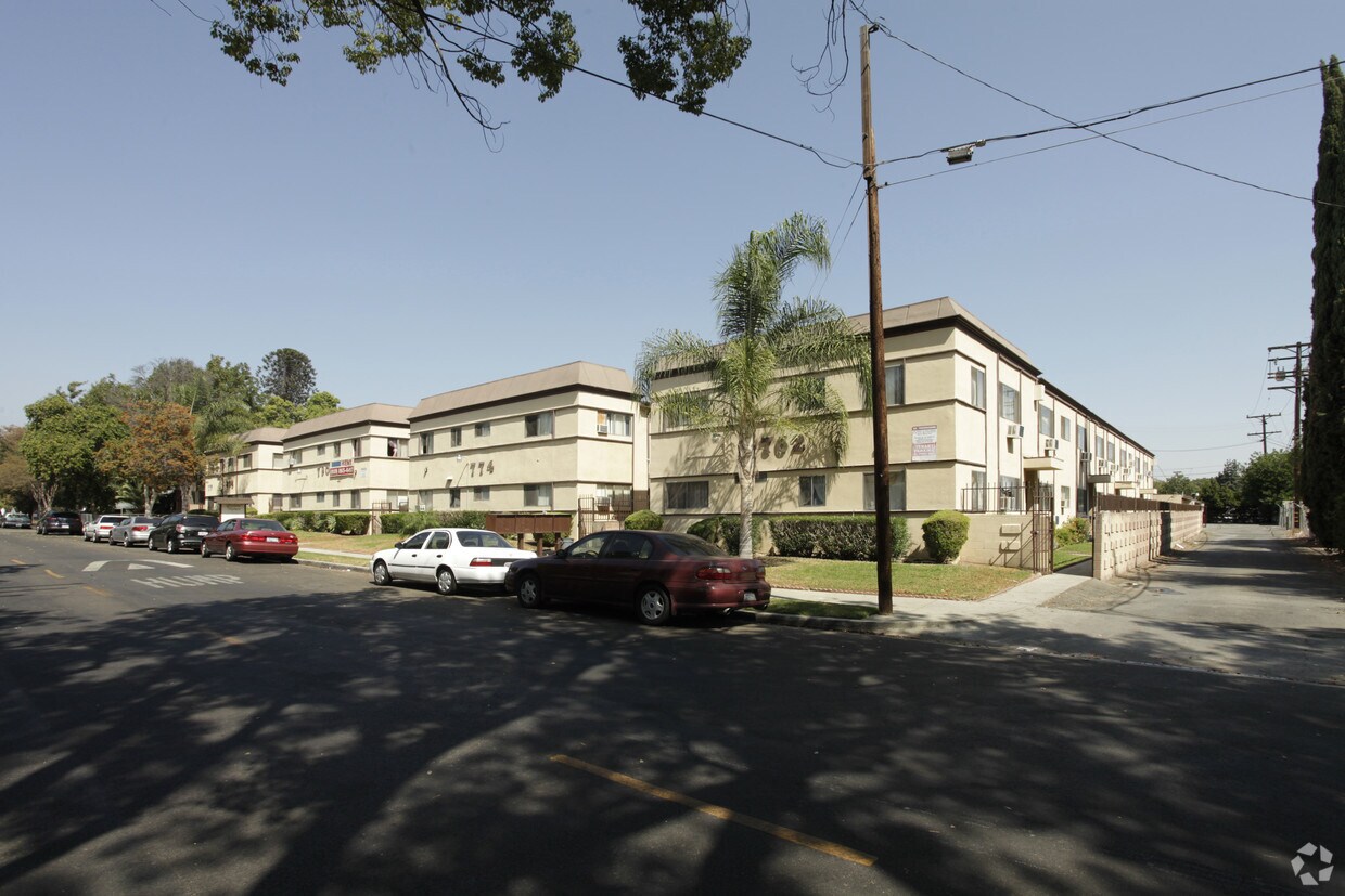 Gordon Manor Apartments Apartments in Pomona, CA