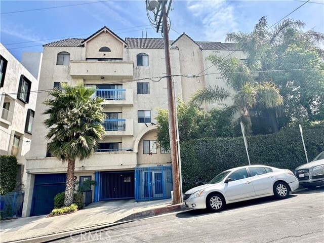 Foto principal - 1052 S Mariposa Ave