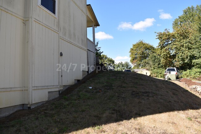 Foto del edificio - Beautiful 3 BD | 2.5 BA Duplex in Wine Cou...