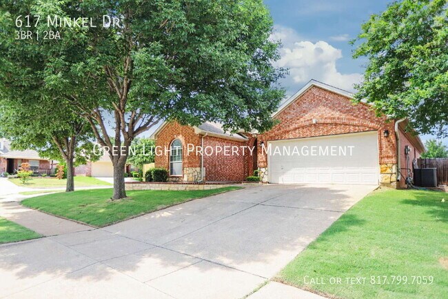 Building Photo - 617 Minkel Dr
