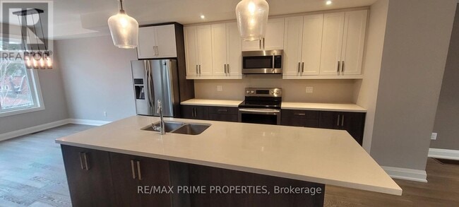 Building Photo - 88 Clapperton St