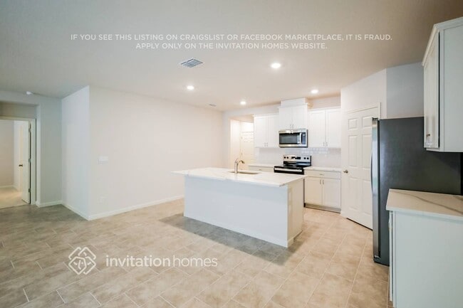 Building Photo - 9659 Seaspray Dr