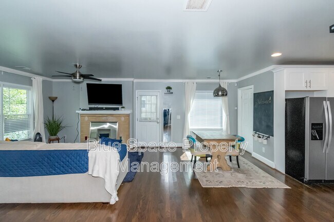 Foto del edificio - 1475 Graham St SW