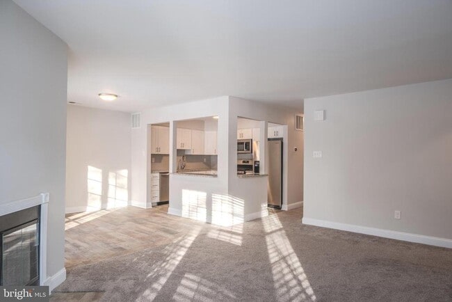 Building Photo - 167 Andover Pl