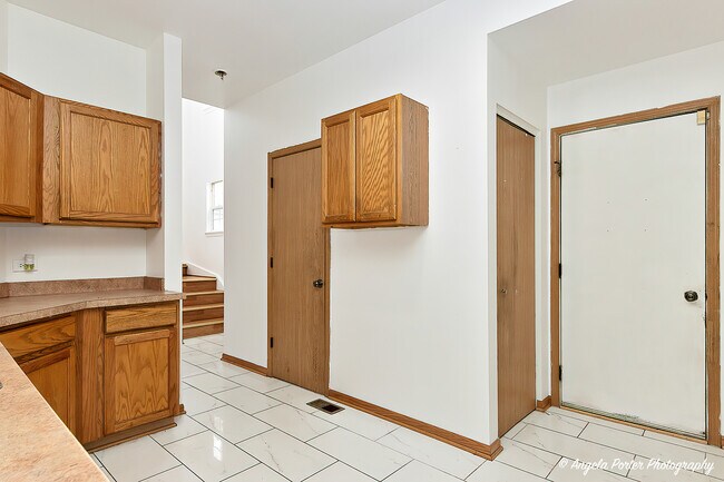 Building Photo - 1765 S Hamlin Ln