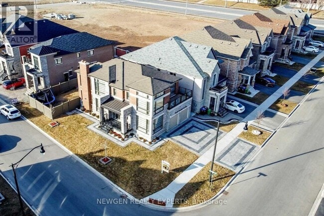 Photo du bâtiment - 28 Dalecrest Rd