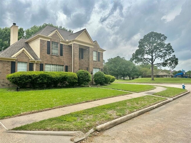 Building Photo - 18523 Bridge Falls Way