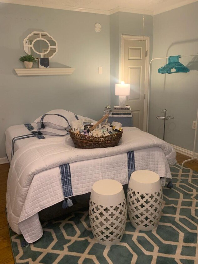 Cama de tamaño completo - 729 Congress St SE