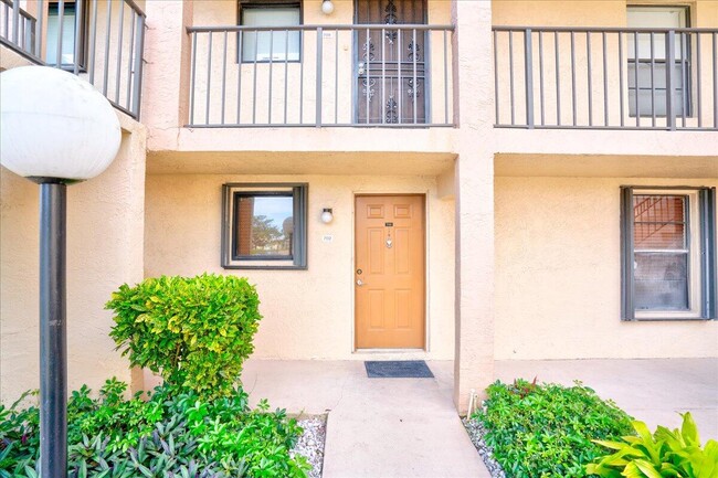 Foto del edificio - 9485 Boca Cove Cir