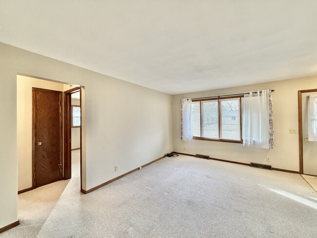 Building Photo - 604 Margate Dr