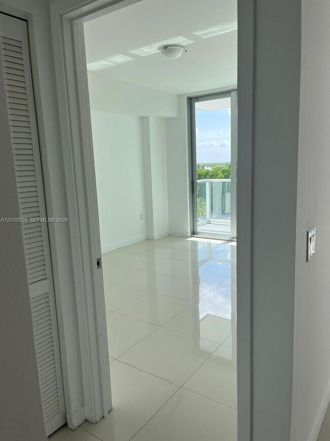 Foto del edificio - 7825 NW 107th Ave
