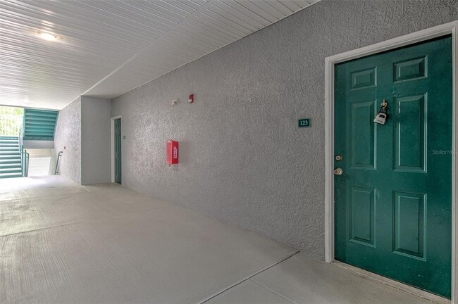 Building Photo - 18001 Richmond Pl Dr