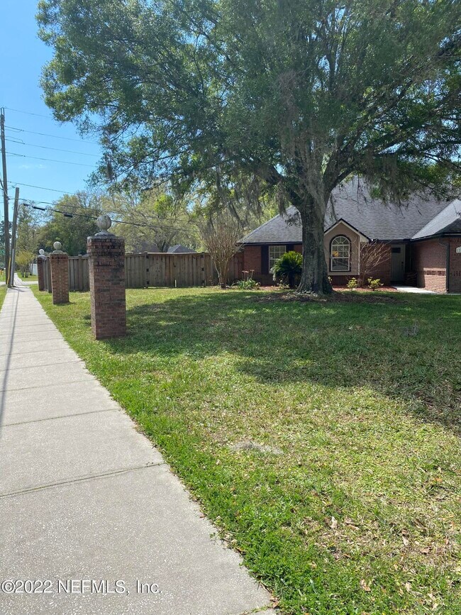 Foto del edificio - 12352 Hood Landing Rd