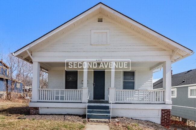 Building Photo - 4309 Chestnut Ave