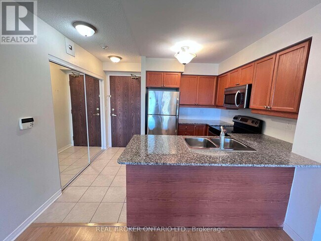 Photo du bâtiment - 185 Oneida Crescent