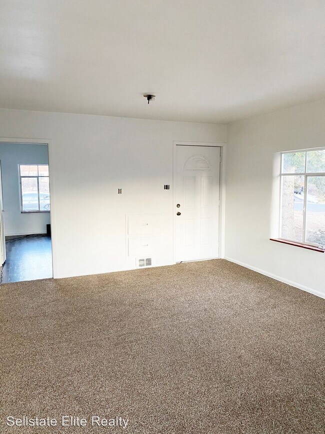 Building Photo - 1224 Bonfoy Ave