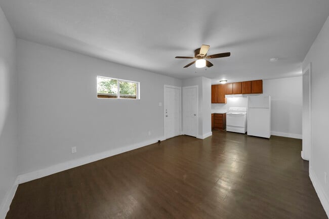 Building Photo - 6518 Weston St