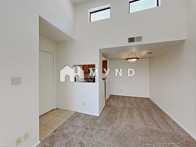 Building Photo - 1745 E Glenn St