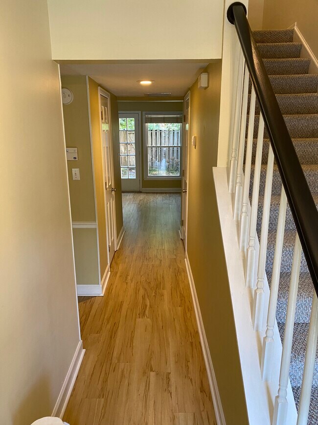 Foto del edificio - 4929 Seabrook Ct