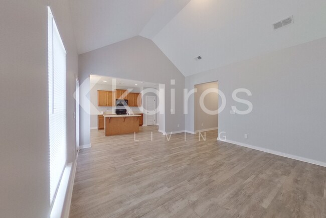 Foto del edificio - 8005 Shadesbrook Dr
