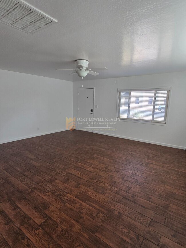 Foto del edificio - Newly Renovated 3 Bedroom, 2 Bath Home Available May!
