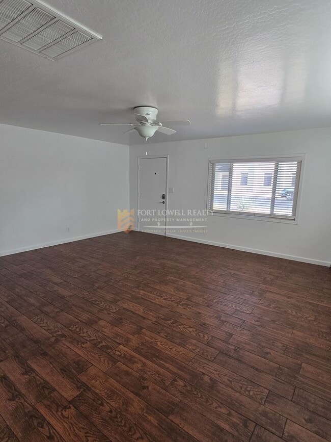 Building Photo - Newly Renovated 3 Bedroom, 2 Bath Home Available May!
